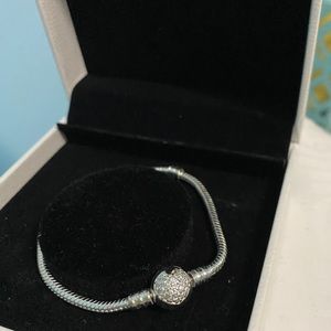 Sterling Silver Pandora bracelet w heart deco